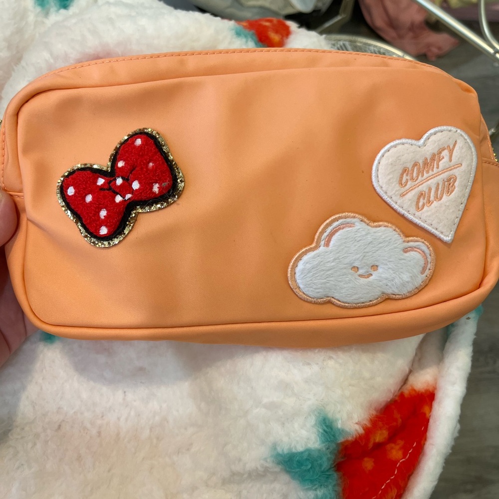 NEW WITH TAGS LIMITED EDITION STONEY CLOVER LANE COMFY CLUB POUCH